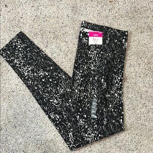 Flirtitude Leggings NWT